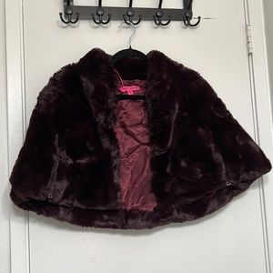 Betsy Johnson faux fur burgundy/wine colored cape